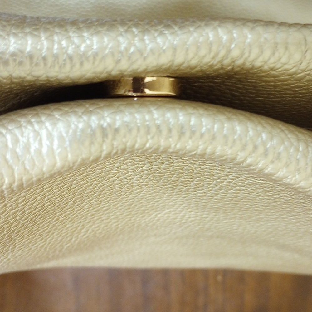 Tote Le Monde Champagne Gold Roma Cinch Soft Pebbled Leather Bag Purse - Nice! - Picture 12 of 15